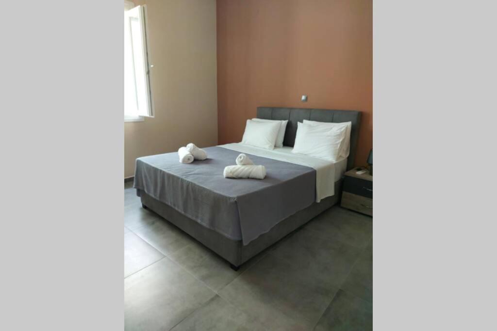 Felou'S House 1 Apartment Ermoupoli Bagian luar foto